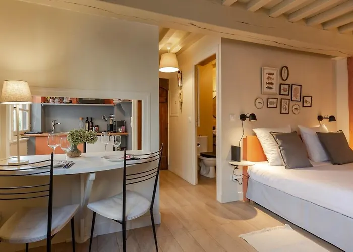 Couleur Corail Peaceful Gem & Shared Yard