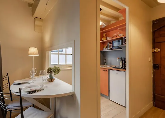 Couleur Corail Peaceful Gem & Shared Yard Lägenhet Honfleur